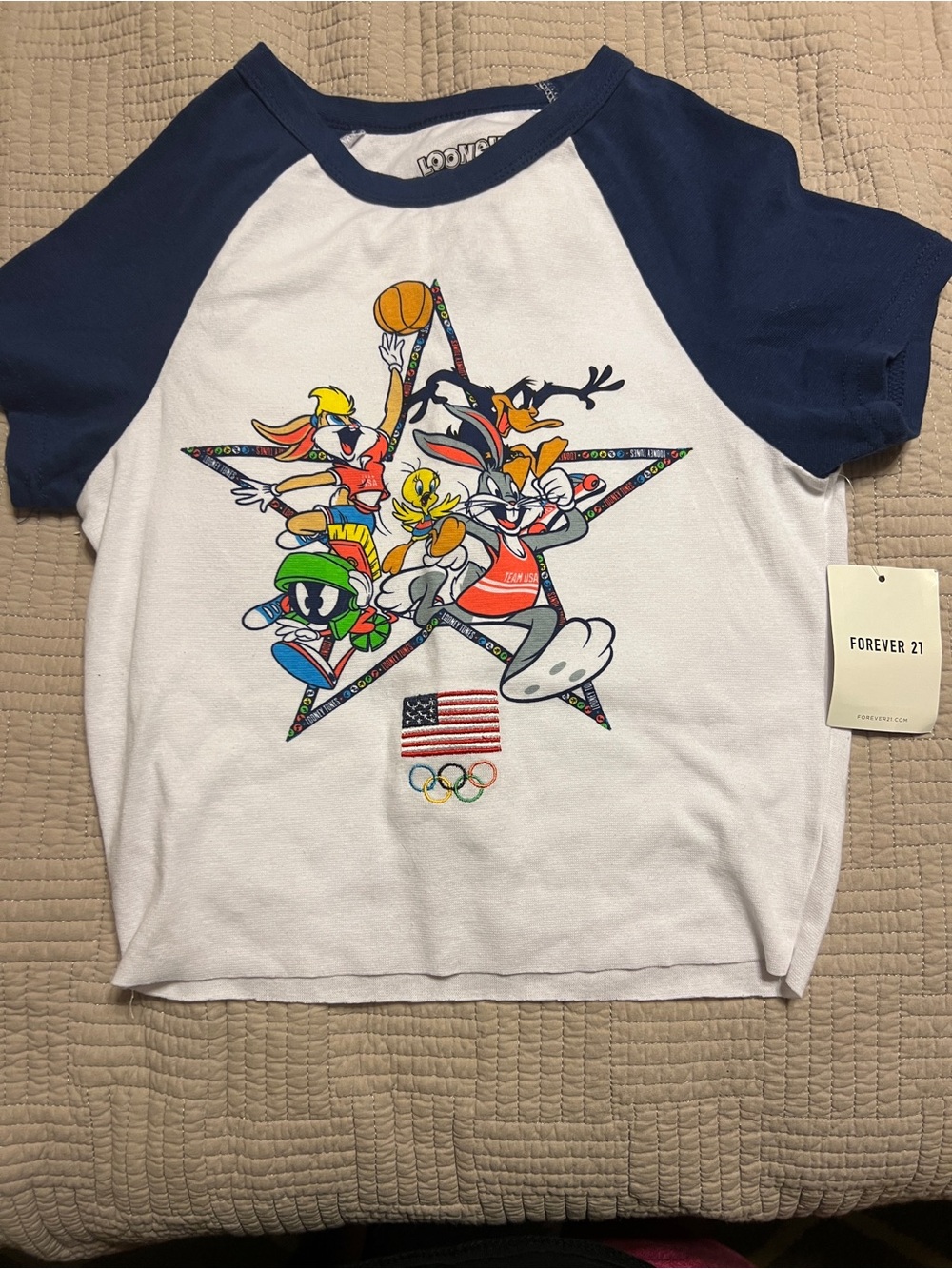 Warner Bros. White & Navy Looney Tunes Olympic Basketball Raglan Tee